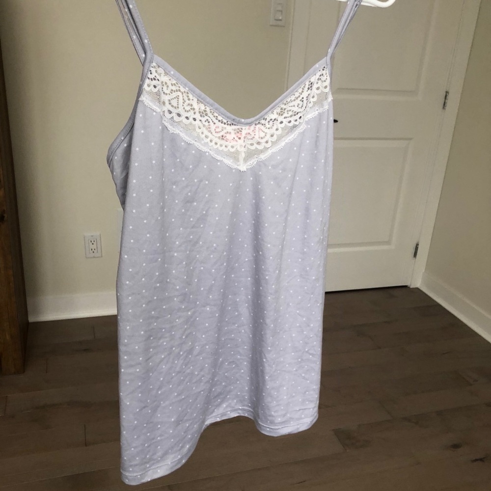 Dainty top